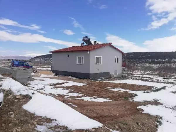Konya'da yaşlı çift, soba gazından zehirlendi Konya'da yaşlı çift, soba gazından zehirlendi