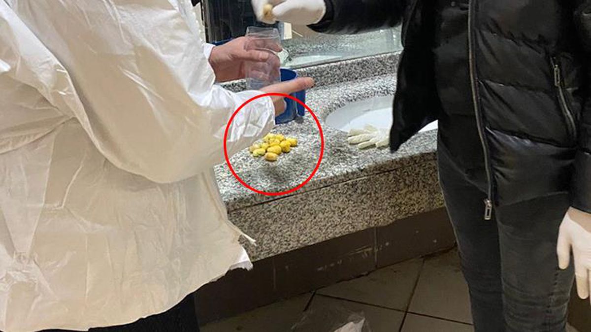 Midesindeki 45 kapsül uyuşturucu, 3 günlük operasyonla çıkarılabildi
