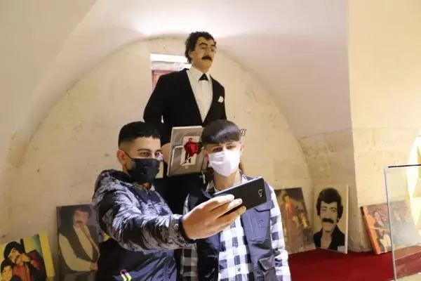 Son dakika haberi: Müslüm Gürses, ölüm yıl dönümünde isminin verildiği müzede anıldı Son dakika haberi: Müslüm Gürses, ölüm yıl dönümünde isminin verildiği müzede anıldı