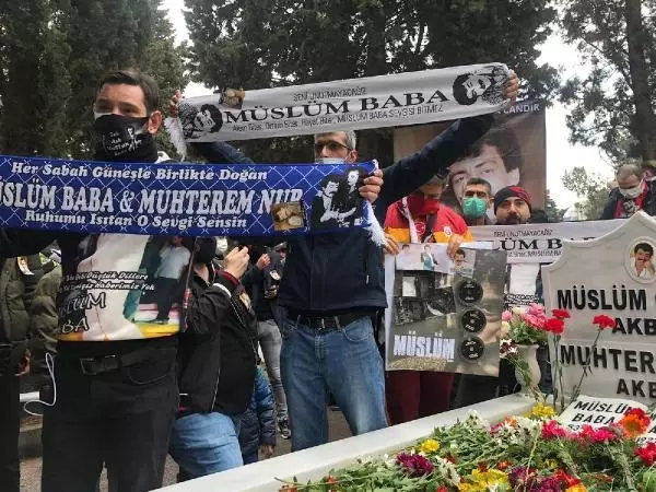 MÜSLÜM GÜRSES ÖLÜMÜNÜN 8. YILINDA MEZARI BAŞINDA ANILDI MÜSLÜM GÜRSES ÖLÜMÜNÜN 8. YILINDA MEZARI BAŞINDA ANILDI