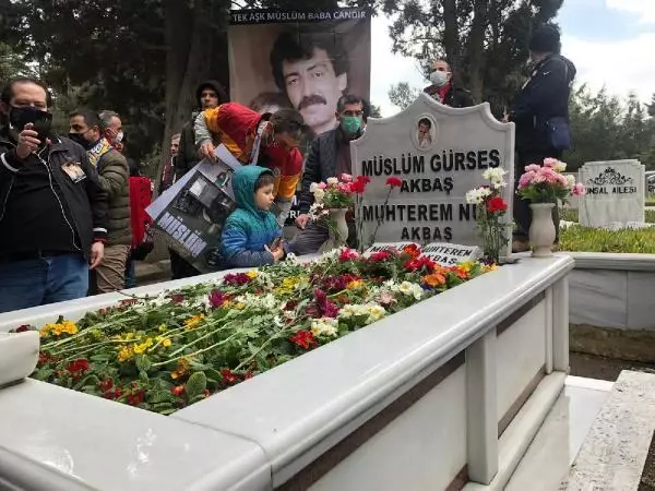 MÜSLÜM GÜRSES ÖLÜMÜNÜN 8. YILINDA MEZARI BAŞINDA ANILDI MÜSLÜM GÜRSES ÖLÜMÜNÜN 8. YILINDA MEZARI BAŞINDA ANILDI