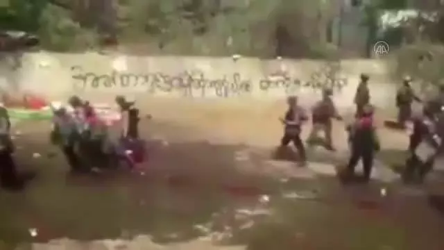 Myanmar'da güvenlik güçleri protestoculara karşı gerçek mermi kullandı: 6 ölü Myanmar'da güvenlik güçleri protestoculara karşı gerçek mermi kullandı: 6 ölü