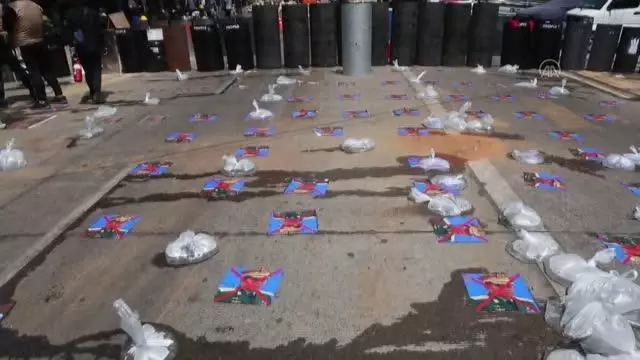 Son dakika haberi... Myanmar'da güvenlik güçleri protestoculara karşı gerçek mermi kullandı: 6 ölü (2) Son dakika haberi... Myanmar'da güvenlik güçleri protestoculara karşı gerçek mermi kullandı: 6 ölü (2)