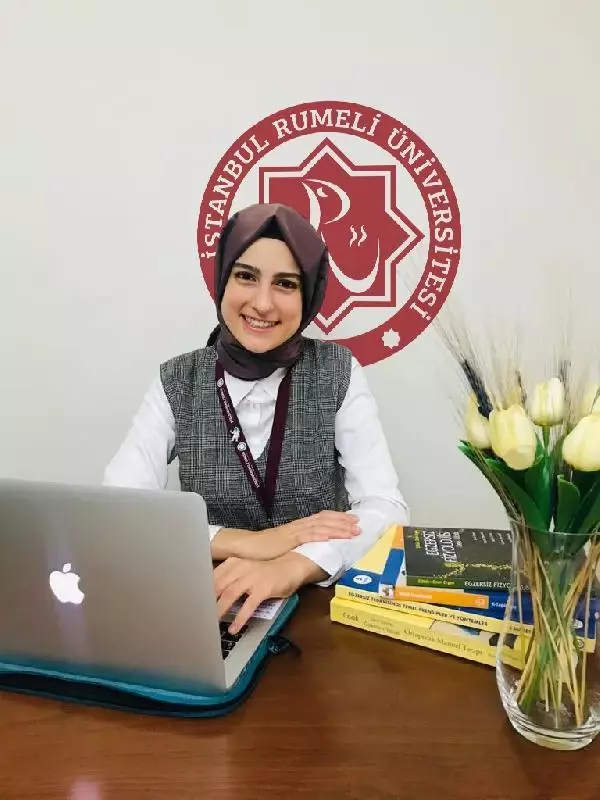 Online eğitim gören öğrencilere uzmanından fiziksel aktivite tavsiyeleri Online eğitim gören öğrencilere uzmanından fiziksel aktivite tavsiyeleri
