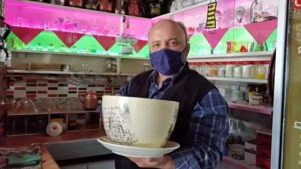 Pandemide kapanan şakacı kıraathane kapılarını açtı Pandemide kapanan şakacı kıraathane kapılarını açtı