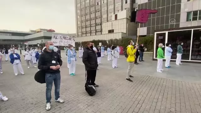 Sağlık çalışanları 'sağlıkta özelleştirmeyi ve siyasi atamaları' protesto etti Sağlık çalışanları 'sağlıkta özelleştirmeyi ve siyasi atamaları' protesto etti