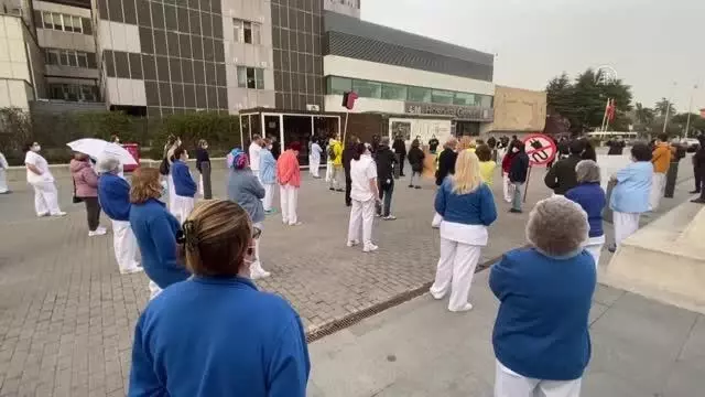 Sağlık çalışanları 'sağlıkta özelleştirmeyi ve siyasi atamaları' protesto etti Sağlık çalışanları 'sağlıkta özelleştirmeyi ve siyasi atamaları' protesto etti