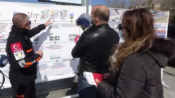 Silivri'de simülasyon TIR'ında deprem eğitimi Silivri'de simülasyon TIR'ında deprem eğitimi