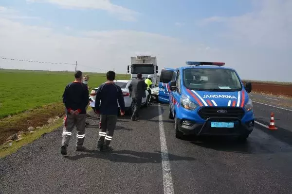 Siverek'te zincirleme kaza: 1 ölü, 1 yaralı Siverek'te zincirleme kaza: 1 ölü, 1 yaralı