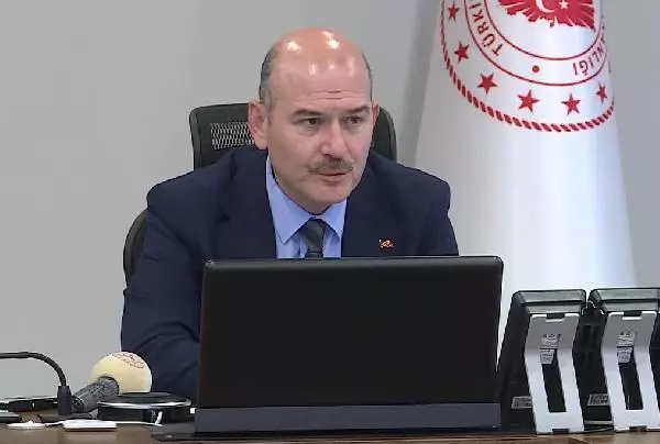 Bakan Soylu'dan kontrollü normalleşme talimatı: Denetimlerde teknolojiden yararlanın Bakan Soylu'dan kontrollü normalleşme talimatı: Denetimlerde teknolojiden yararlanın