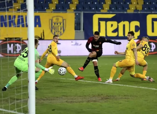 Hikmet Karaman'dan Galatasaray maçı yorumu Hikmet Karaman'dan Galatasaray maçı yorumu