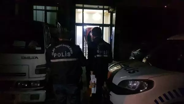 Tabancayla oynadığı sırada kendisini vurdu Tabancayla oynadığı sırada kendisini vurdu
