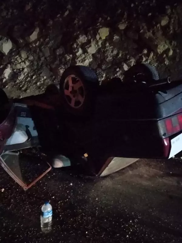 Takla atan otomobildeki karı- kocayı ölüm ayırdı Takla atan otomobildeki karı- kocayı ölüm ayırdı