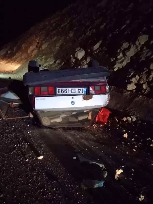 Takla atan otomobildeki karı- kocayı ölüm ayırdı Takla atan otomobildeki karı- kocayı ölüm ayırdı