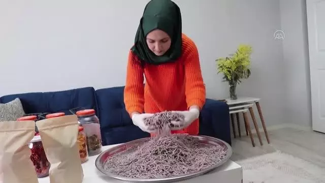 Tarıma yönelen genç kadın girişimcinin ürettiği doğal ürünler ilgi görüyor Tarıma yönelen genç kadın girişimcinin ürettiği doğal ürünler ilgi görüyor