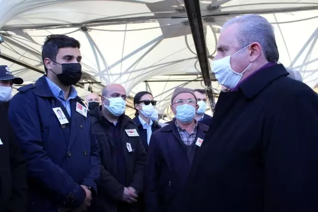 TBMM Başkanı Mustafa Şentop protokol sorumlusu Yunus Şeker'in eşinin cenaze törenine katıldı