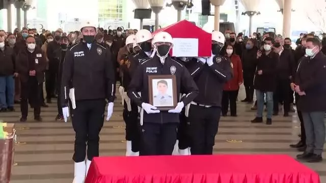 TBMM Başkanı Şentop, Sema Şeker'in cenaze törenine katıldı TBMM Başkanı Şentop, Sema Şeker'in cenaze törenine katıldı