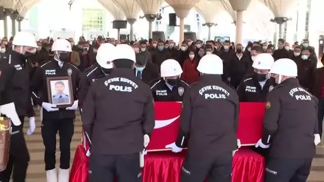 TBMM Başkanı Şentop, Sema Şeker'in cenaze törenine katıldı TBMM Başkanı Şentop, Sema Şeker'in cenaze törenine katıldı