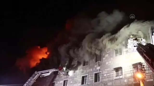 Son dakika haberi! İzmir'de tekstil atölyesinde çıkan yangında alevler geceyi aydınlattı Son dakika haberi! İzmir'de tekstil atölyesinde çıkan yangında alevler geceyi aydınlattı