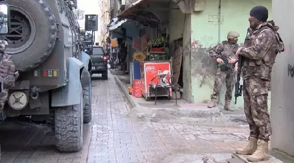 Terör örgütü PKK'ya destek veren derneğe operasyon: 16 gözaltı (2) - Yeniden Terör örgütü PKK'ya destek veren derneğe operasyon: 16 gözaltı (2) - Yeniden