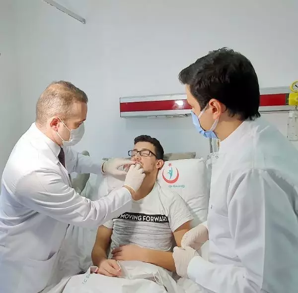 Yüzündeki dev tümörden 'sanal ameliyat' ile kurtuldu Yüzündeki dev tümörden 'sanal ameliyat' ile kurtuldu