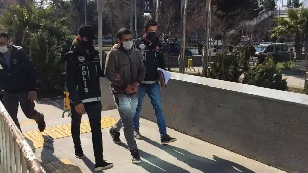 Adıyaman'da uyuşturucu ticaretine gözaltı (2) Adıyaman'da uyuşturucu ticaretine gözaltı (2)