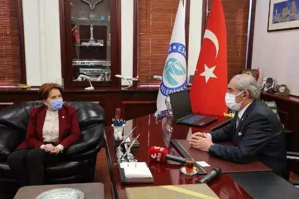 Akşener: Ümit Özdağ'a hayatta başarılar (2) Akşener: Ümit Özdağ'a hayatta başarılar (2)