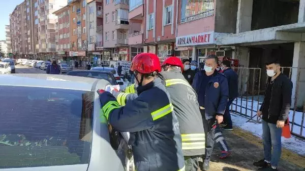 Son dakika haberi! Araçta kilitli kalan 2 kardeşi, itfaiye kurtardı Son dakika haberi! Araçta kilitli kalan 2 kardeşi, itfaiye kurtardı