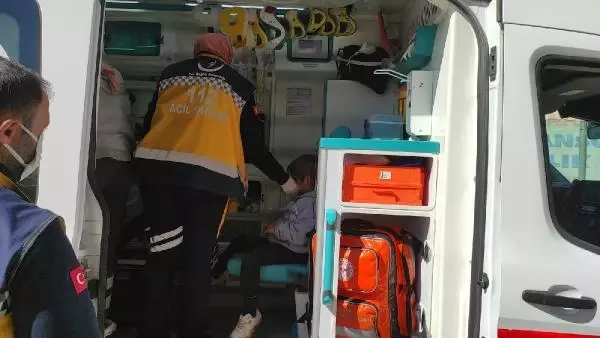 Son dakika haberi! Araçta kilitli kalan 2 kardeşi, itfaiye kurtardı Son dakika haberi! Araçta kilitli kalan 2 kardeşi, itfaiye kurtardı