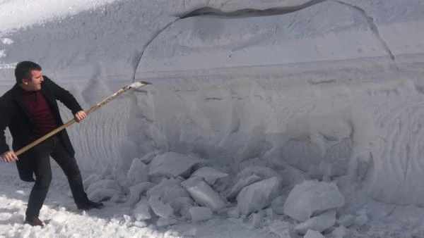Artvin'de şoförler yaptıkları kardan tünel ile hükümetten destek istedi