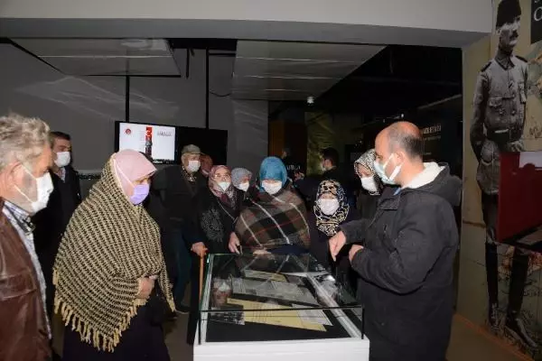 Bigalı Mehmet Çavuş, kahramanlık gösterdiği Seddülbahir Kalesi'nde anıldı Bigalı Mehmet Çavuş, kahramanlık gösterdiği Seddülbahir Kalesi'nde anıldı