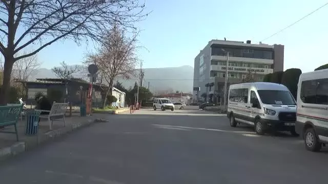 Birlikte çalıştıkları inşaatta tartıştığı iki kardeşini silahla öldüren zanlı, gözaltına alındı Birlikte çalıştıkları inşaatta tartıştığı iki kardeşini silahla öldüren zanlı, gözaltına alındı