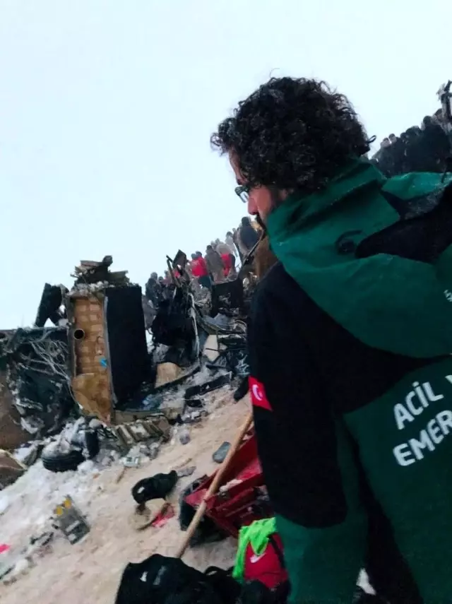Son dakika haberleri: Bitlis'te kaza bölgesindeki arama kurtarma çalışmaları tamamlandı Son dakika haberleri: Bitlis'te kaza bölgesindeki arama kurtarma çalışmaları tamamlandı