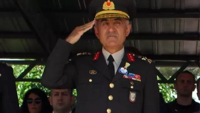 Bitlis'te şehit olan Korgeneral Osman Erbaş, 15 Temmuz darbecilerine bu sözlerle tepki göstermişti Bitlis'te şehit olan Korgeneral Osman Erbaş, 15 Temmuz darbecilerine bu sözlerle tepki göstermişti