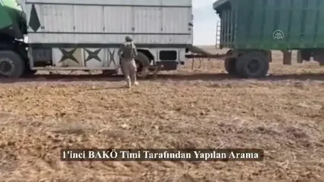 Bomba arama köpekleri 'Ban' ve 'Tim' Münbiç'te büyük bir saldırıyı önledi Bomba arama köpekleri 'Ban' ve 'Tim' Münbiç'te büyük bir saldırıyı önledi