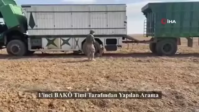 Son dakika haberleri! Bomba arama köpekleri sayesinde 30 kilograma yakın patlayıcı madde ele geçirildi Son dakika haberleri! Bomba arama köpekleri sayesinde 30 kilograma yakın patlayıcı madde ele geçirildi