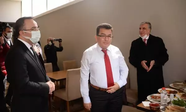 Son dakika: Çataklı: Durumu iyi olan iller dikkat etmeli, sıkıntılı durumda tedbirlerin çerçevesi değişebilir Son dakika: Çataklı: Durumu iyi olan iller dikkat etmeli, sıkıntılı durumda tedbirlerin çerçevesi değişebilir