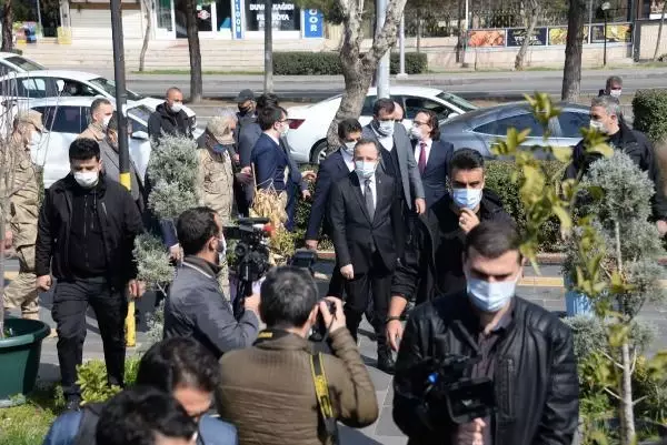 Son dakika: Çataklı: Durumu iyi olan iller dikkat etmeli, sıkıntılı durumda tedbirlerin çerçevesi değişebilir Son dakika: Çataklı: Durumu iyi olan iller dikkat etmeli, sıkıntılı durumda tedbirlerin çerçevesi değişebilir