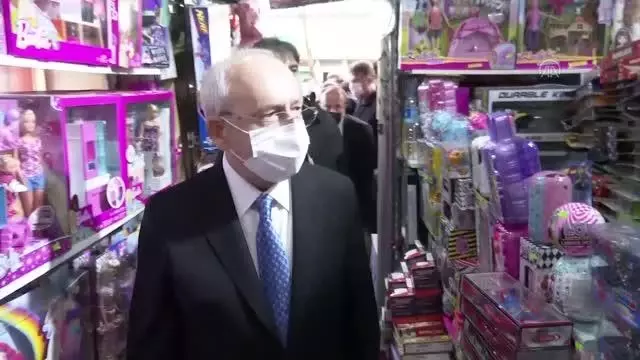 CHP Genel Başkanı Kılıçdaroğlu, Avcılar'da kentsel dönüşüm toplantısına katıldı CHP Genel Başkanı Kılıçdaroğlu, Avcılar'da kentsel dönüşüm toplantısına katıldı