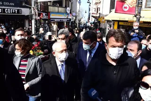 CHP Genel Başkanı Kılıçdaroğlu, Kadıköy'de esnaf ziyareti yaptı CHP Genel Başkanı Kılıçdaroğlu, Kadıköy'de esnaf ziyareti yaptı