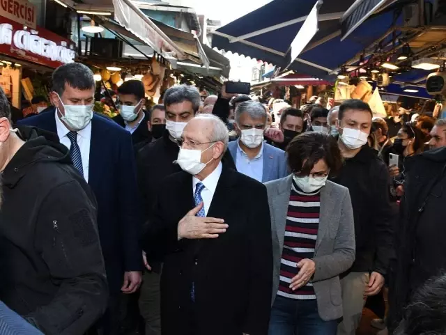 CHP Genel Başkanı Kılıçdaroğlu, Kadıköy'de esnaf ziyareti yaptı CHP Genel Başkanı Kılıçdaroğlu, Kadıköy'de esnaf ziyareti yaptı