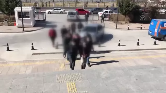 Cinayet zanlısı 5 kişiden biri tutuklandı Cinayet zanlısı 5 kişiden biri tutuklandı