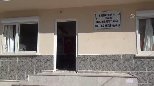 Çocuklar için kütüphane kuran Emin Akay için anma etkinliği Çocuklar için kütüphane kuran Emin Akay için anma etkinliği