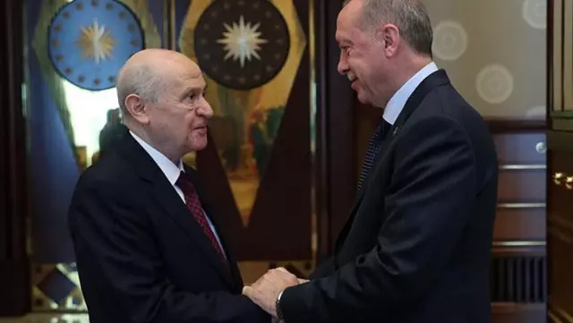 Cumhurbaşkanı Erdoğan, MHP lideri Bahçeli'yi evinde ziyaret etti Cumhurbaşkanı Erdoğan, MHP lideri Bahçeli'yi evinde ziyaret etti