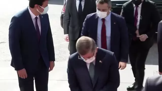 Gelecek Partisi Genel Başkanı Davutoğlu, Karamollaoğlu'nu ziyaret etti Gelecek Partisi Genel Başkanı Davutoğlu, Karamollaoğlu'nu ziyaret etti