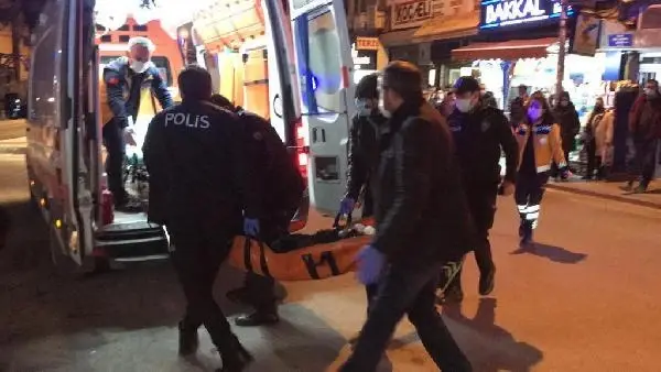 Elinde bıçakla gittiği iş yerinde husumetlisi tarafından pompalı ile vuruldu Elinde bıçakla gittiği iş yerinde husumetlisi tarafından pompalı ile vuruldu