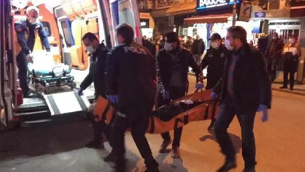 Elinde bıçakla gittiği iş yerinde husumetlisi tarafından pompalı ile vuruldu Elinde bıçakla gittiği iş yerinde husumetlisi tarafından pompalı ile vuruldu
