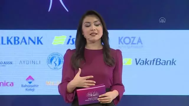Emine Erdoğan Güçlü Türkiye'nin Güçlü Kadınları Zirvesi'nde konuştu Emine Erdoğan Güçlü Türkiye'nin Güçlü Kadınları Zirvesi'nde konuştu