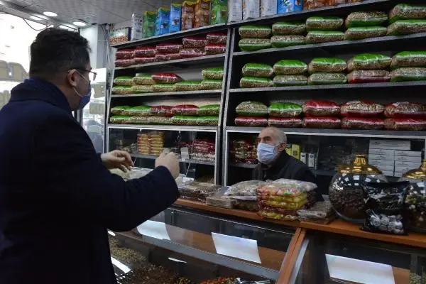 Erzurum'da fırıncılar, denetime çıkan Vali Memiş'ten ekmek fiyatının artırılmasını istedi Erzurum'da fırıncılar, denetime çıkan Vali Memiş'ten ekmek fiyatının artırılmasını istedi