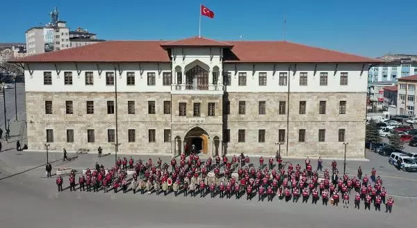 Esnafı denetleyen Vali Ayhan: Sivas, maviye en yakın il (2) Esnafı denetleyen Vali Ayhan: Sivas, maviye en yakın il (2)
